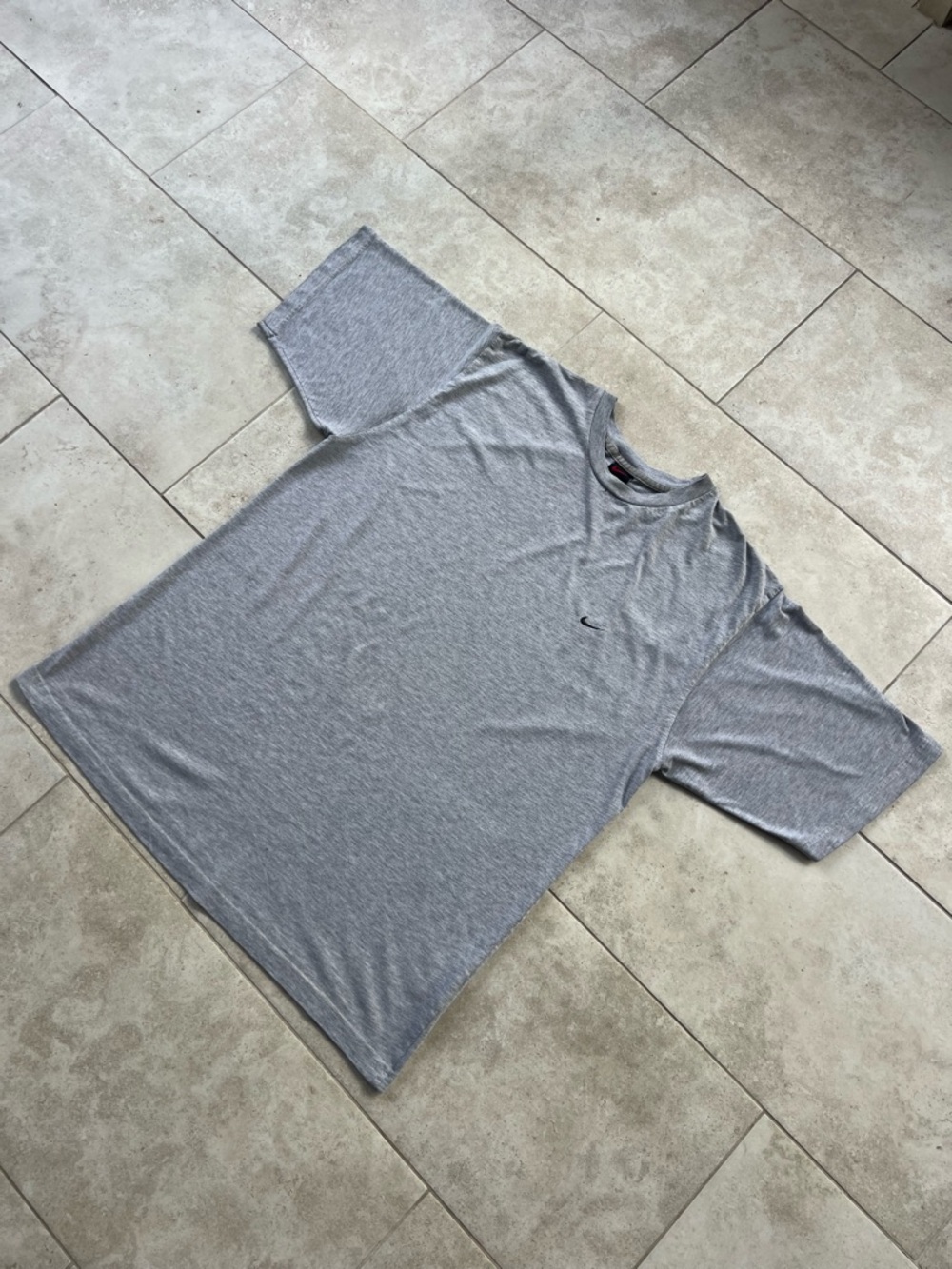 Verified Vintage Greek-Made Nike
Grey Shirt Embroidered Mini
Swoosh Mens Size XL